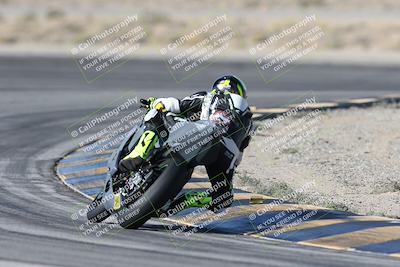 media/Dec-01-2025-Moto Forza (Mon) [[2daa91e15f]]/1-Advanced Group/Session 2 Turn 11 Backside/